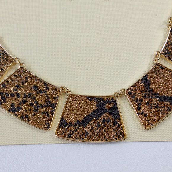 Sophia & Kate Animal Print Necklace & Earrings - Picture 2 of 4